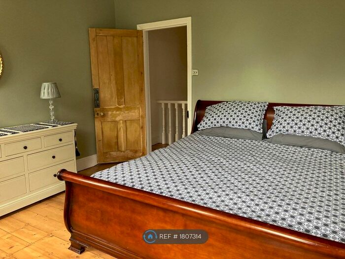 3 Bedroom Semi-Detached House To Rent In Sandbanks Road, Poole, BH14