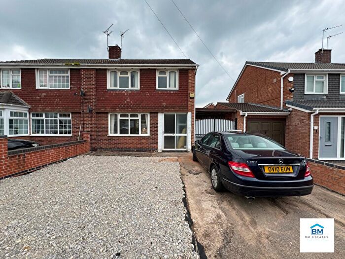 3 Bedroom Semi-Detached House To Rent In Shackerdale Road, Leicester, LE2