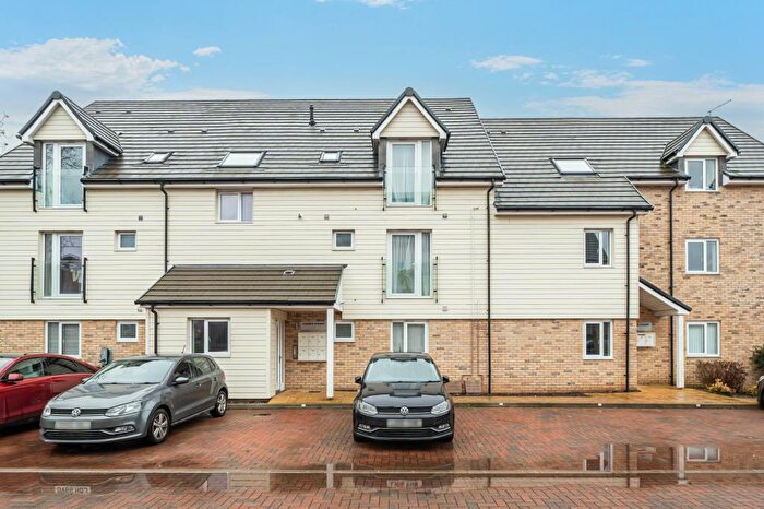 2 Bedroom Maisonette For Sale In Cameo Court, Berryfields, HP18