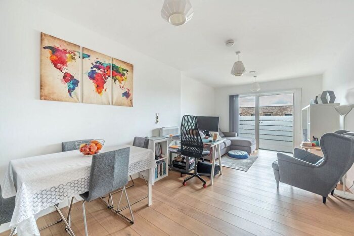 2 Bedroom Flat For Sale In Edgware Road, Colindale, London, NW9