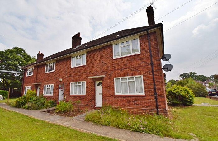 1 Bedroom Flat For Sale In Oakwood Road, Pinner, HA5