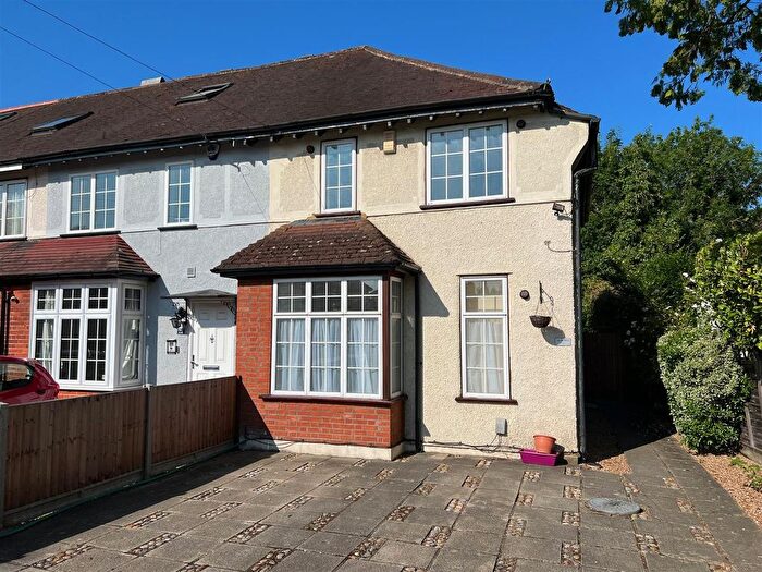 3 Bedroom Semi-detached House To Rent In Elm Park, Stanmore, HA7