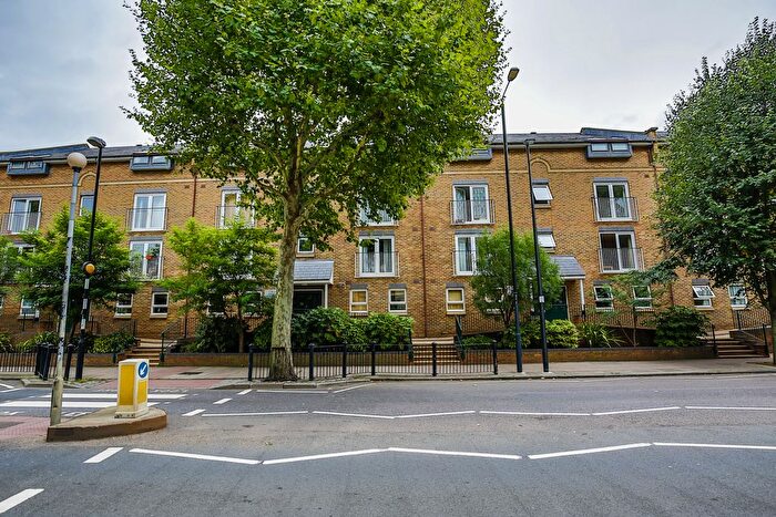 2 Bedroom Flat To Rent In Verwood Lodge, Manchester Road, Canary Wharf, E14