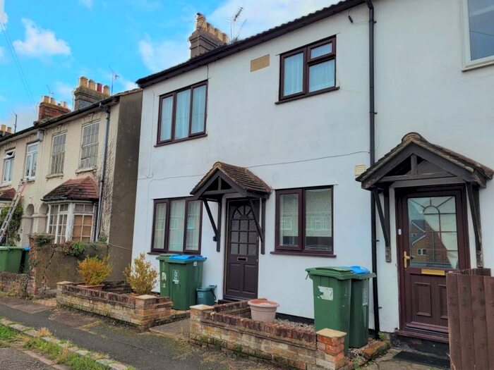 2 Bedroom Flat To Rent In Victoria Street, Aylesbury, Buckinghamshire, HP20