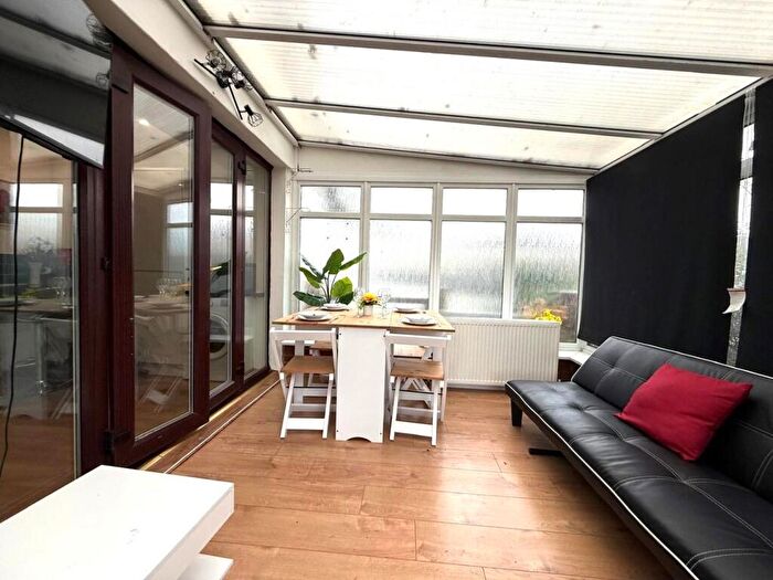 4 Bedroom Semi-Detached House To Rent In Warland Road, London, SE18