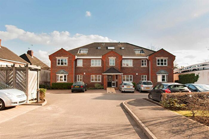 2 Bedroom Flat To Rent In Amelia Close, London, W3