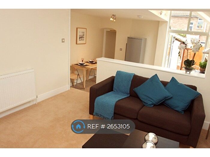 2 Bedroom Flat To Rent In Lime Walk, Headington, Oxford, OX3