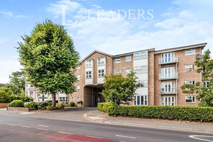 2 Bedroom Apartment To Rent In Ash Tree Close Hook Road Surbiton, KT6