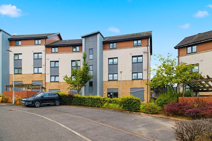 2 Bedroom Flat For Sale In Millview Crescent, Johnstone, PA5