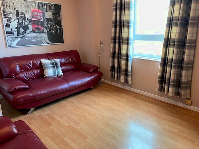 2 Bedroom Flat To Rent In Bon Accord Terrace, City Centre, Aberdeen, AB11