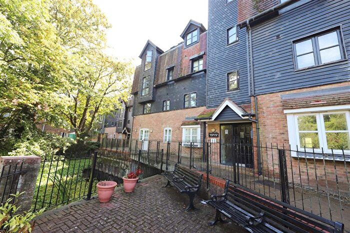 2 Bedroom Flat For Sale In Thorney Mill Road, West Drayton, UB7