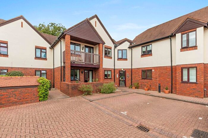 2 Bedroom Apartment For Sale In Jasmine Crescent, Princes Risborough, HP27