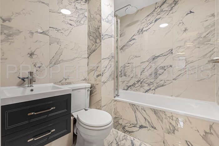 3 Bedroom Flat To Rent In Newlands Quay, Wapping, E1W