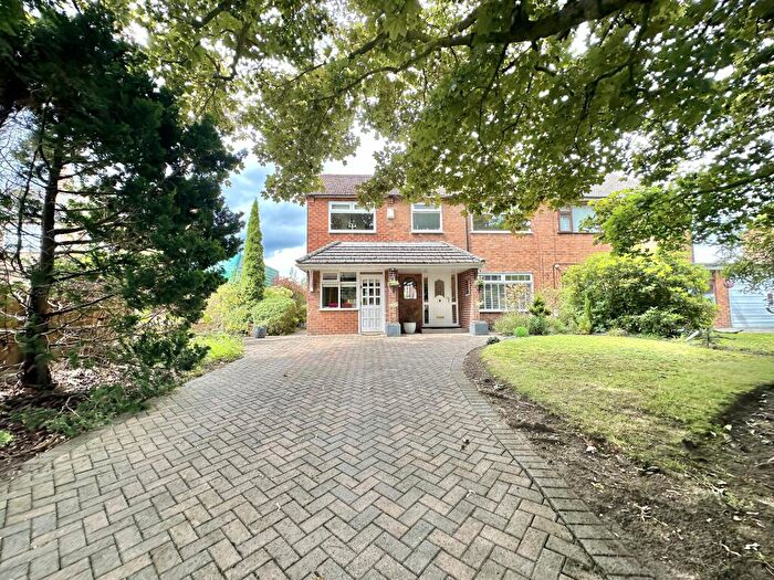 4 Bedroom Semi-Detached House For Sale In Maple Road, Manchester, M23