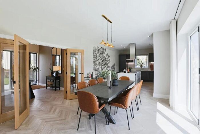4 Bedroom Detached House For Sale In Swindon Road, Highworth, Swindon, SN6