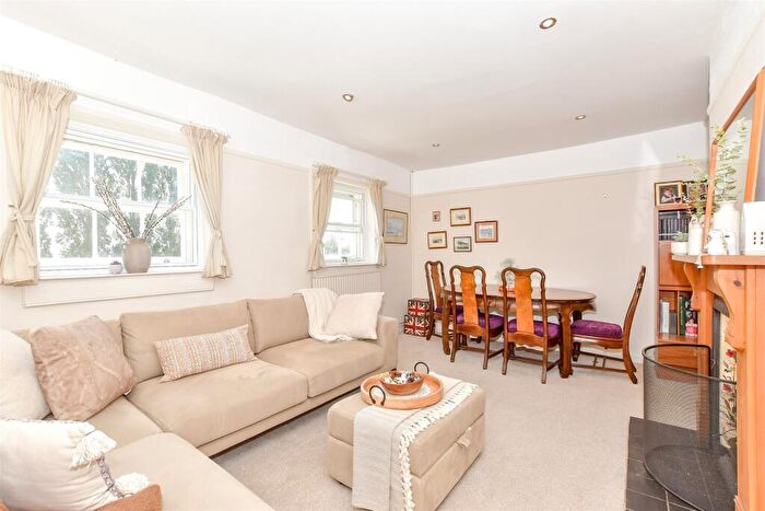 2 Bedroom Apartment For Sale In Titchfield Lane, Wickham, Fareham, Hampshire, PO17