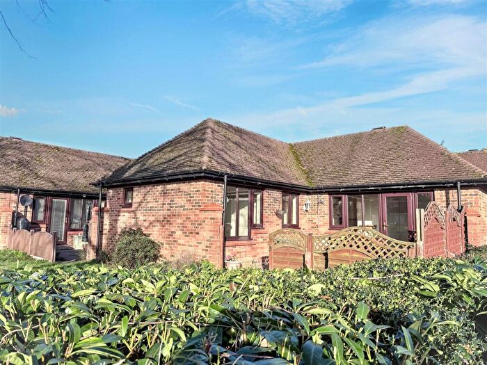 2 Bedroom Bungalow For Sale In Knowles Green, Milton Keynes, MK2