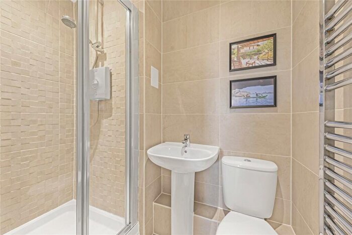 2 Bedroom Flat For Sale In Ruby Tuesday Drive, Dartford, Kent, DA1