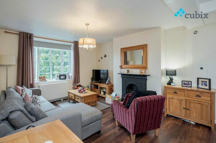 2 Bedroom Maisonette To Rent In Timbrell Place, London, SE16