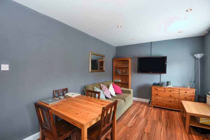 2 Bedroom End Of Terrace House To Rent In Banbury, Oxfordshire, OX16