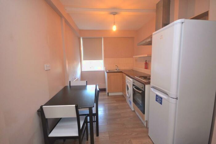 Studio To Rent In London Road, Reading, RG1