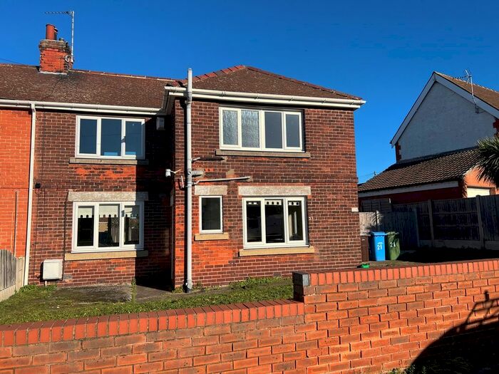 3 Bedroom Semi-Detached House To Rent In Manton Crescent, Worksop, S80