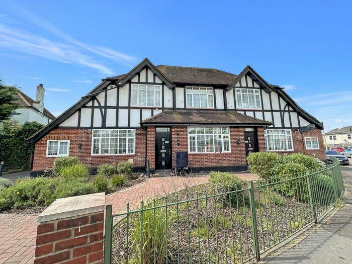 1 Bedroom Flat To Rent In Ford Street, High Wycombe, HP11