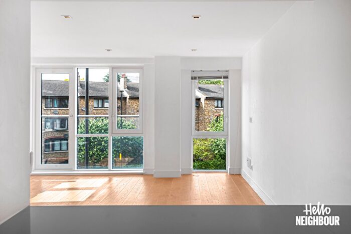 2 Bedroom Flat To Rent In Belvedere House, Kew Bridge Road, Brentford, TW8