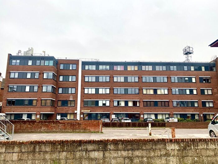 1 Bedroom Flat To Rent In - Southampton Road, Eastleigh, SO50