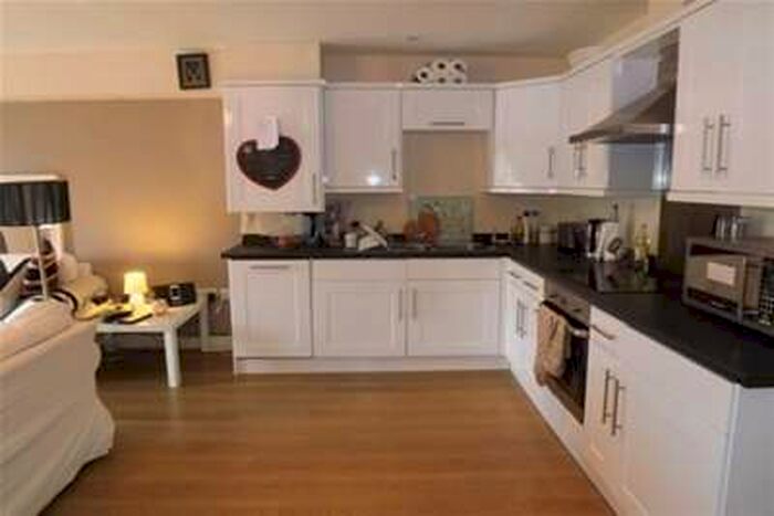 2 Bedroom Flat To Rent In Theobalds Court, EN8