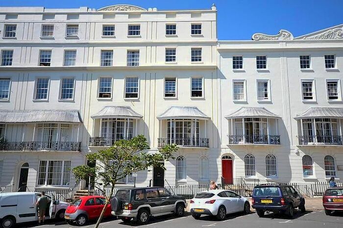 1 Bedroom Flat To Rent In Wellington Square, Hastings, TN34
