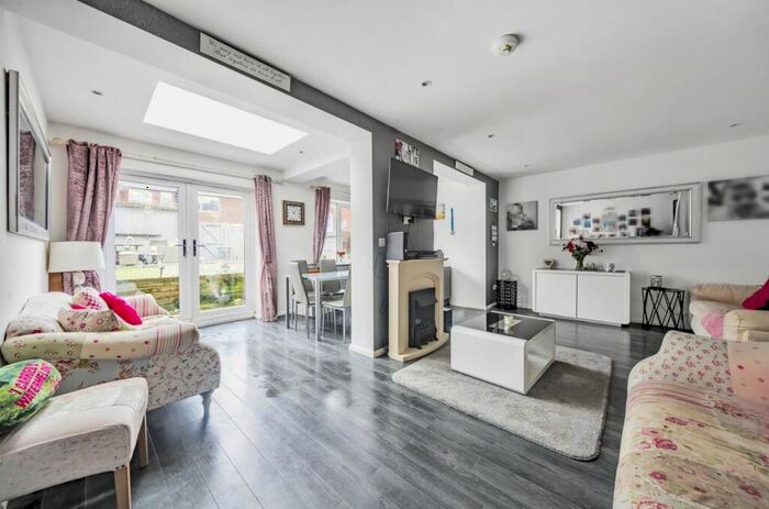 4 Bedroom Terraced House For Sale In Stratford Way, Marston Moretaine, Bedford, MK43