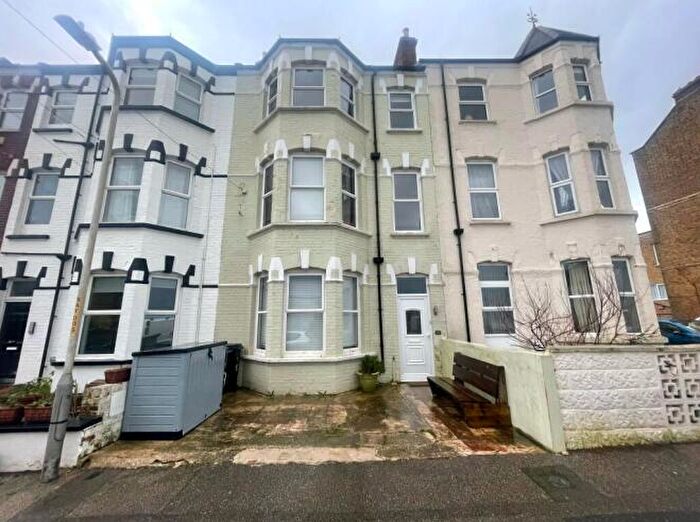 1 Bedroom Flat To Rent In Sea View Terrace, Margate, CT9