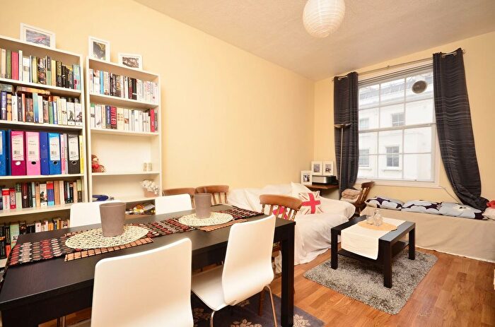 1 Bedroom Flat To Rent In Gloucester Terrace, Bayswater, London, W2