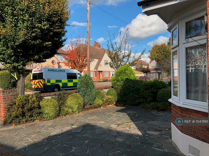 2 Bedroom Bungalow To Rent In Cedric Avenue, Romford, RM1