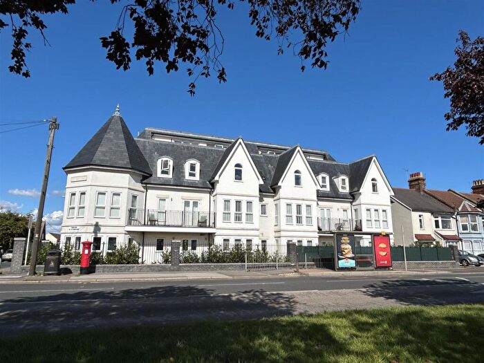 2 Bedroom Detached House To Rent In Tower View, Hadleigh, SS7