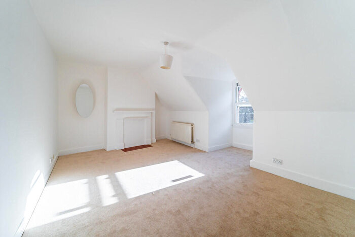 1 Bedroom Flat To Rent In Weston Park, Crouch End, London, N8