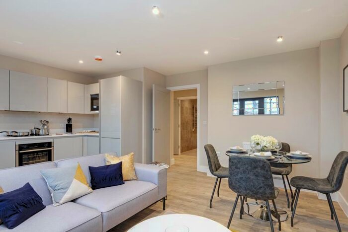 1 Bedroom Apartment To Rent In Nether Street, Finchley Central, N3