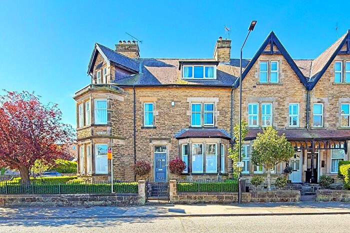 5 Bedroom End Of Terrace House For Sale In King's Road, Harrogate, HG1