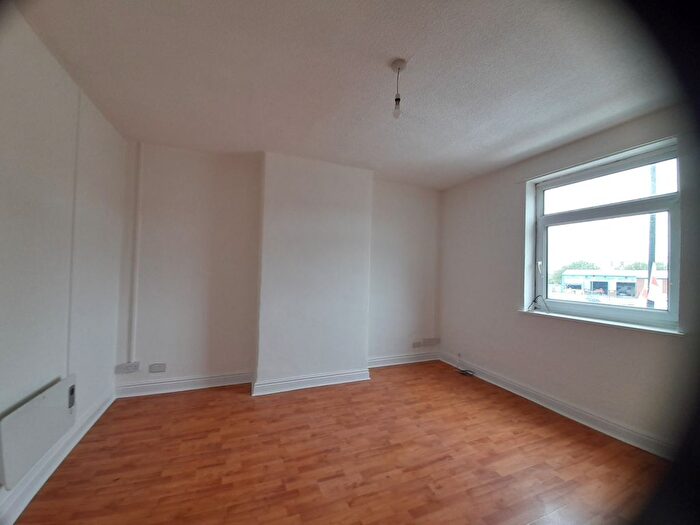 1 Bedroom Flat To Rent In A Doncaster Road Dalton, Rotherham, S66