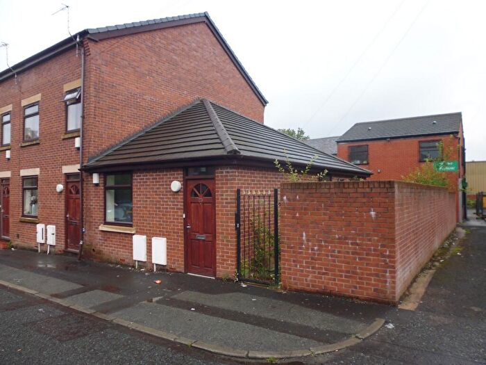 1 Bedroom Bungalow To Rent In Exeter Street, Deeplish, OL11