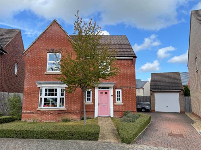 4 Bedroom Detached House To Rent In Lamport Crescent, Brooklands, Milton Keynes., MK10