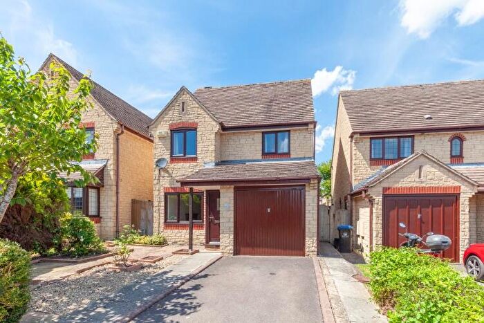 3 Bedroom Detached House To Rent In Tetbury Drive, Witney, OX28