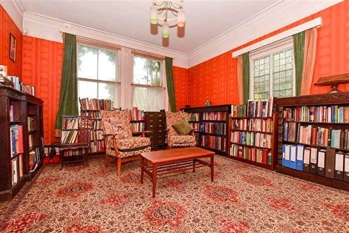 4 Bedroom Detached House For Sale In Sturry Hill, Sturry, Canterbury, Kent, CT2