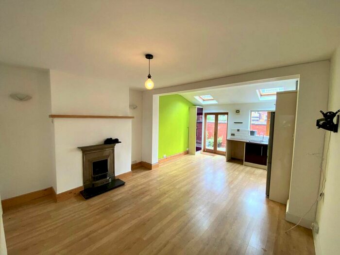 2 Bedroom Terraced House To Rent In Chiswick Road, Didsbury, M20