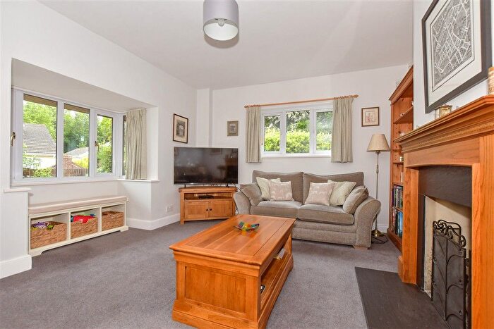 4 Bedroom Link Detached House For Sale In Aerodrome Road, Bekesbourne, Canterbury, Kent, CT4