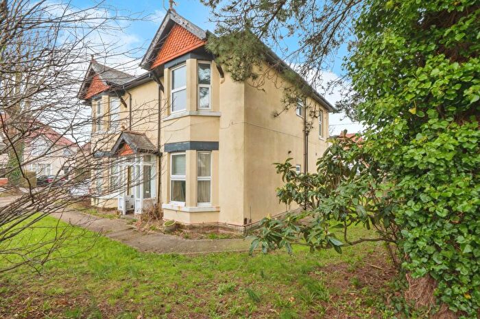 1 Bedroom Flat For Sale In Leigh Road, Chandler's Ford, Eastleigh, Hampshire, SO53