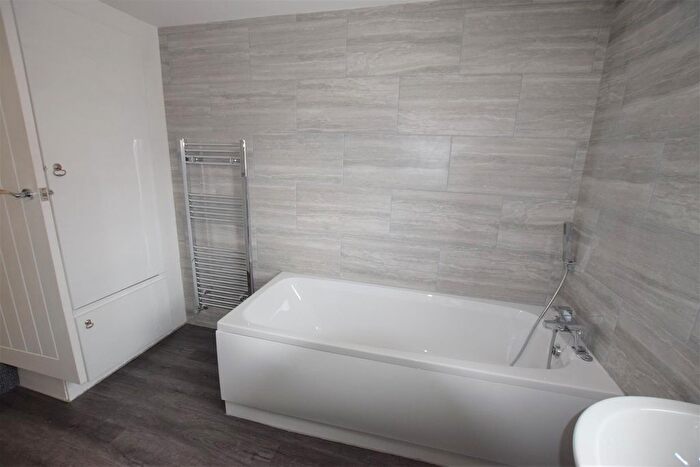 2 Bedroom End Terrace House To Rent In Sealand Road, Chester, CH1
