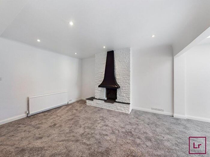 3 Bedroom Bungalow To Rent In Gerrard Gardens, Pinner, HA5