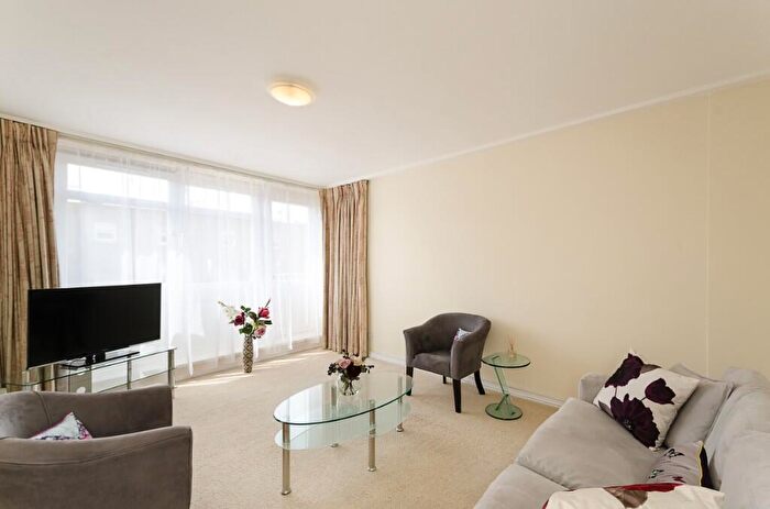 1 Bedroom Flat For Sale In Albany Street, London, NW1